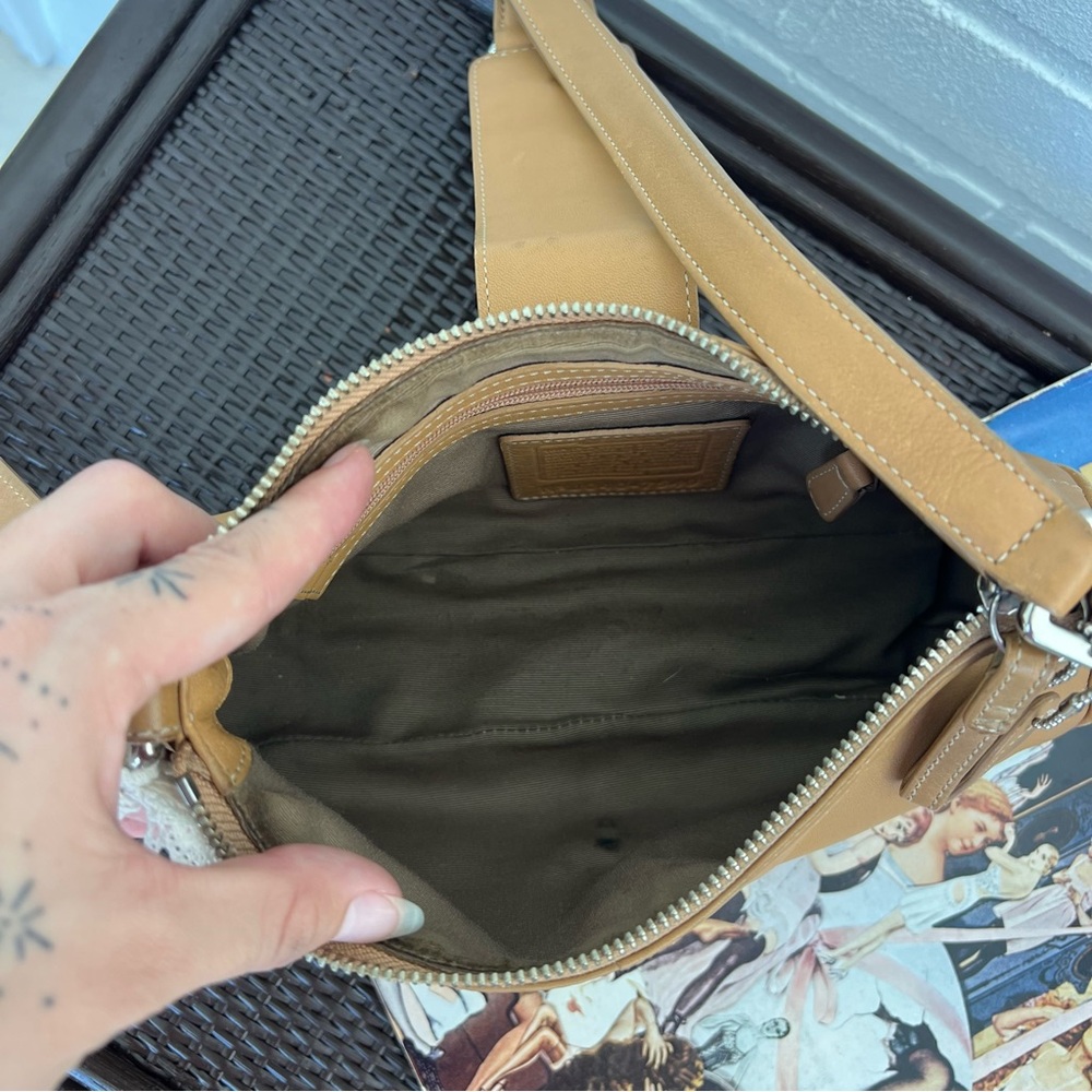 Y2K Coach Hampton Demi Buckle Crossbody Bag ๐ค - Picture 10 of 13